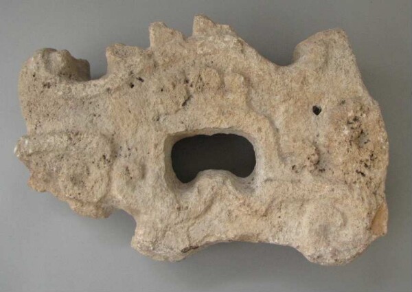 Fragment einer Steinskulptur