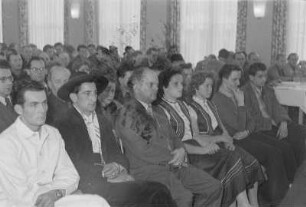 Einweihung des Kulturhauses und Auszeichnung der Aktivisten