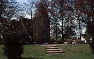 bei Kirche: Ehrenmal für die Gefallenen der beiden Weltkriege