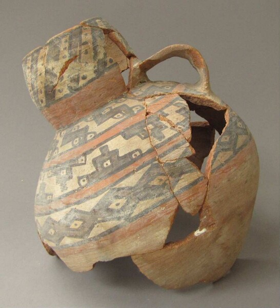 Vase en terre cuite (fragmenté)