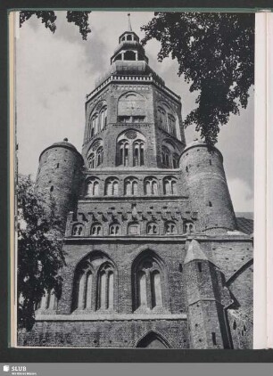 Greifswald, Nikolaikirche. Turm von Westen