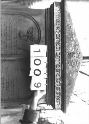 Grabstein 1009 (Detailaufnahme 1)