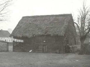 Wirtschaftsgebäude in Kringelsdorf : Bauwesen - Wirtschaftsgebäude und Gehöfte. Ort: Krynhelecy / Kringelsdorf. Gebohlte Scheune.