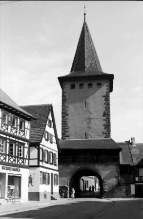 Gengenbach: Straße mit dem Oberen Tor
