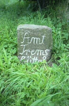 Fischbek: Grenzstein [Nr. 9] zwischen Gut Jersbek und Amt Tremsbüttel: Seite Tremsbüttel