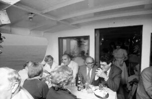1979 Nobelpreisträgertagung Physik; Abendliche Bodenseefahrt: Tischgesellschaft