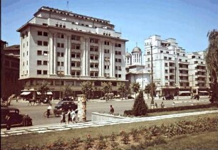 Bukarest: Haus, Boulevard Bratianu, mit Säulen