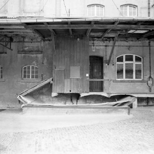 Wolkenburg (Kreis Glauchau), Mühlenstraße 9. Getreidemühle, Teilansicht Straßenseite mit überdachter Laderampe