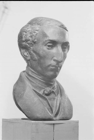Büste von Carl Maria von Weber : Büste von Carl Maria von Weber. Bronze (1952; W. Arnold)