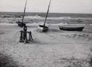 Ohne Titel (Boote am Strand)