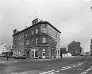 Wurzen. Wohnhaus mit Laden (nach 1870), Dr.-Külz-Straße 1. Eckansicht