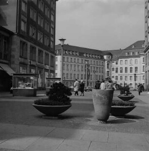 Dresden. Blick durch die Gewandhausstraße auf das Landhaus