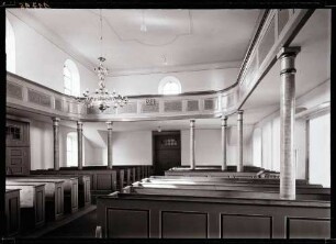 Evangelische Kirche innen nach Westen