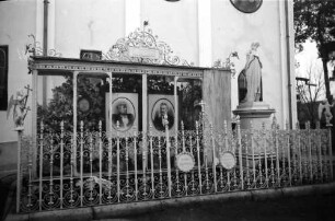 Tiganesti: Gruft im Kloster