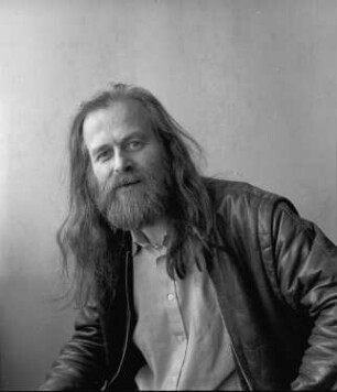 Der Lyriker Bernhard Theilmann, Mitglied der Unabhängigen Schriftsteller Assoziation (ASSO), aufgenommen in Dresden