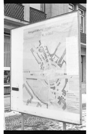 Kleinbildnegative: Informationstafel, Neugestaltung Innsbrucker Platz, 1979