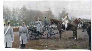 Kaiser Wilhelm II., König von Preußen, zu Pferd in Kürassieruniform überreicht Ehrensäbel in Pasewalk Fürst Otto von Bismarck, stehend in einem Landauer, im Hintergrund Kürassiere mit Fahnen zu Pferd, vorne Offiziere stehend