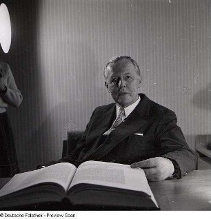 Portraitserie Hans Erich Stier