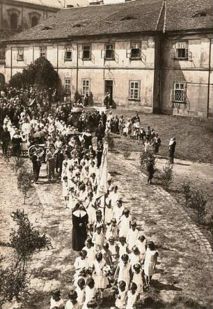 Ossegg (Osek). Zisterzienserstift. Fronleichnamprozession