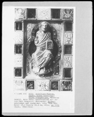 Deckel eines karolingischen Evangeliars mit Majestas Domini