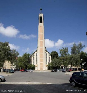 Gustav-Adolf-Kirche mit Gemeinde- und Schwesternhaus; Berlin, Charlottenburg-Wilmersdorf