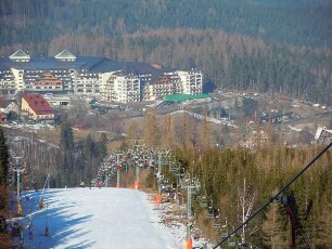 Hotelbauten am Riesengebirge : In der Nähe von Skipisten entstehen große Hotels im Kurort am Riesengebirge. Aufgenommen am 07. Februar 2011 in Karpacz