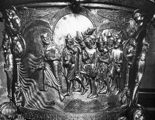 Hildesheim, Dom St. Maria, Kapelle des Hl. Georg, Bronzetaufbecken, Durchzug der Juden durchs Rote Meer (Detail)