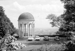 Wiesbaden: Aussichtspunkt mit Tempel Neroberg