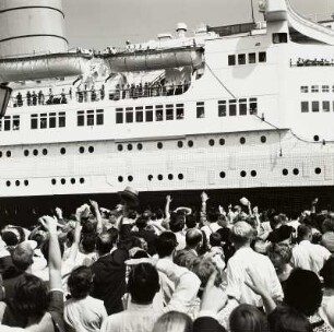 Auslaufen der Queen Mary