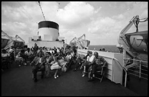 Grossenbrode: Publikum an Deck, Fährschiff Theodor Heuss
