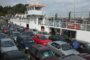 Autofähre über den Shannon : Autofähre über den Shannon River, aufgenommen 2004