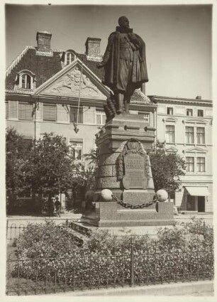 Stralsund. Ansicht des 1904 errichteten Denkmals des Bürgermeisters Lambert Steinwich am Markt