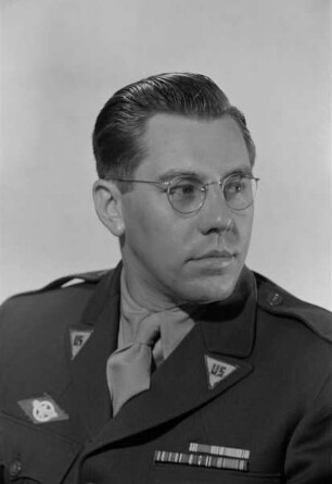 Direktor des Central Collecting Point Marburg Francis W. Bilodeau