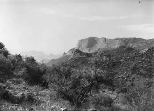 Felsformation : Inselbergland im eritreischen Hochland