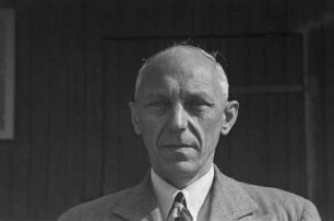 Ellandi, Julius