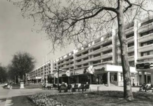 Dresden-Neustadt. Hauptstraße. Blick auf Wohn- und Geschäftshäuser der Ostseite