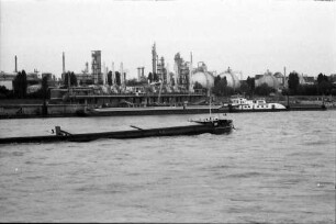 Düsseldorf: Industriegebiet