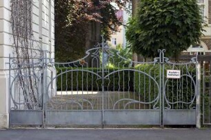 Einfahrtstor