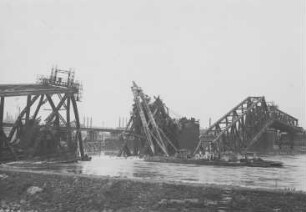 Abbau der Eisenbahnbrücke Duisburg - Rheinhausen/Rhein