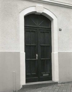 Roßwein, Mittelstraße 10. Wohnhaus. Portal (bezeichnet 1807)