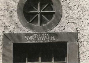 Waldensersiedlung : Kapelle mit französischer Inschrift über der Tür