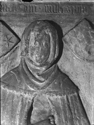 Grabstein einer Frau der Familie von Erbach