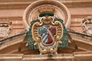 Wappen an einem Palast in Mdina