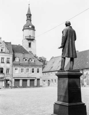 Pulsnitz, Marktplatz : Pulsnitz. Ernst-Rietschel Denkmal auf dem Marktplatz