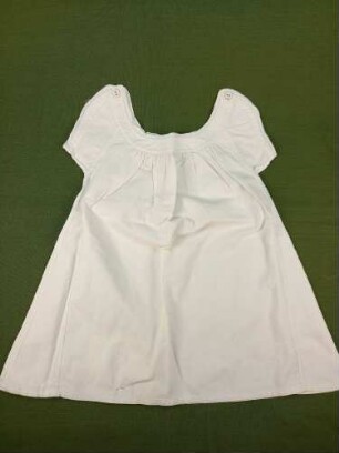Kleidung / Kinderkleid (Hänger)