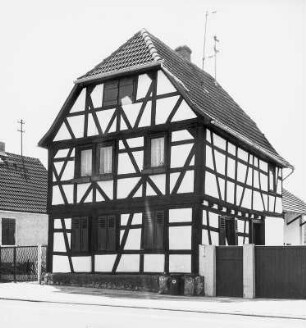 Fachwerkwohnhaus; Seligenstadt, Seligenstädter Straße 57