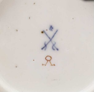 Unterschale und Koppchen mit "Tischchen-Muster" — Porzellanmarke