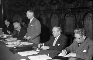 Freiburg: Rathaus; Besuch der Landesregierung; Ministerpräsident Gebhard Müller, Oberbürgermeister Brandel, Minister Veit, Regierungspräsident Dichtel