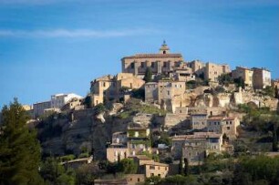 Frankreich. Provence. Vaucluse. Gordes. Blick auf Bergort in der Morgensonne