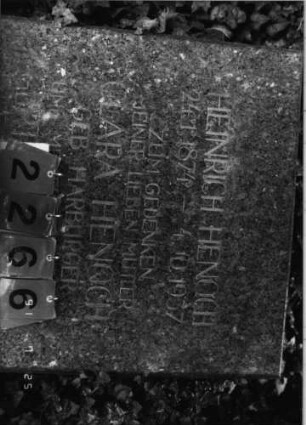 Grabstein 2266 [Hahn S. 95 Grab-Nr. Ur.II-128]: Grabstein 2266 (Detailaufnahme 2) [Hahn S. 95 Grab-Nr. Ur.II-128]
